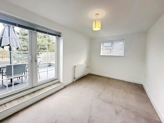 One-Bedroom Apartment - Photo 1