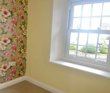 3 bedroom Three Bedroom Cottage to rent - Photo 2