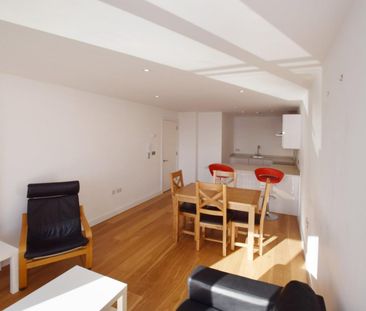 2 bedroom Flat To Let - Photo 1