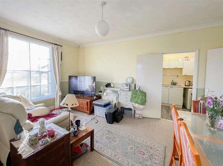 George Street, Hailsham, BN27 - Photo 3