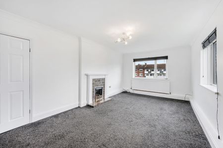 3 bed flat to rent in Moss Meadow Road, Salford, M6 8 - Photo 4