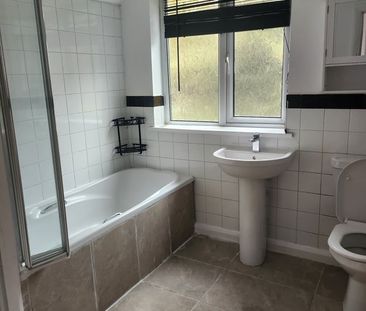 3 Bed Semi-Detached House, Bourne Close, B13 - Photo 2