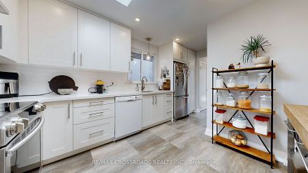 For Lease - 12A Delroy Drive, Toronto, Ontario - Photo 4