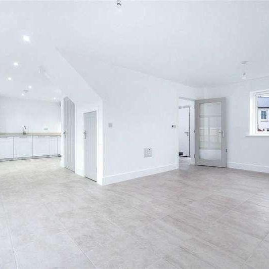 Plymouth Court, Melton Mowbray, Leicestershire, LE13 - Photo 1