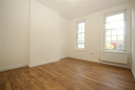 3 Bed Flat, Streatham High Road, SW16 - Photo 5