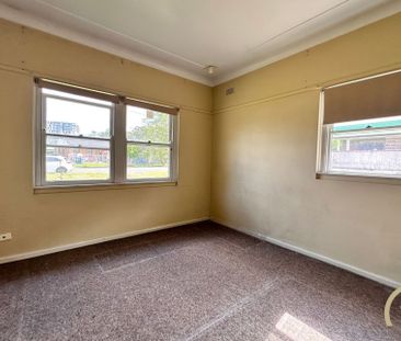 Family Comfort and Convenience in Prime Villawood Location! - Photo 5