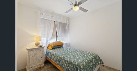 Charming 3 Bedroom Home in Prime Peppermint Grove Location! - Photo 4