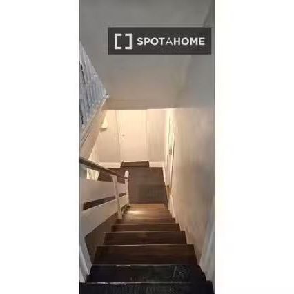 Bed for rent in a residence in Dublin - Photo 1