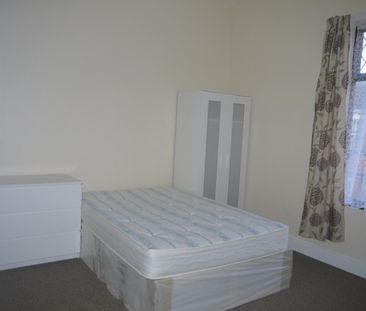 Newly refurbished 3 bed house - Photo 1