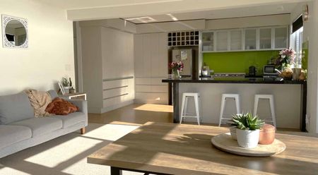 Executive Macandrew Bay Home - Photo 4