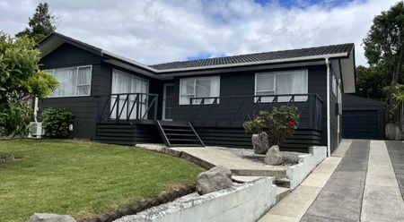 Fairview Downs – Modern, Stylish & Packed with Wow Factor - Photo 2