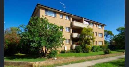 Unit- Close to station - Photo 4