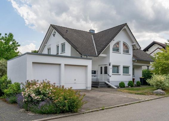 Wohnen mit eigenem Gartenparadies / Idyllische Lage nahe Engen - Photo 1