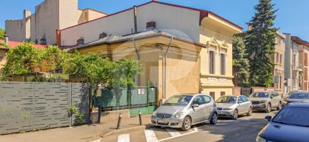 Casa in vecinatatea Guvernului - Fotografie 2