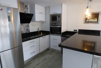 One-bedroom apartment for rent with parking and sea views – Albufereta, Alicante