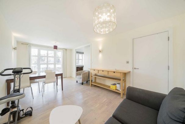 2 bedroom flat to rent - Photo 1