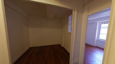 APPARTEMENT T2 A LOUER - LYON 1ER ARRONDISSEMENT - 76.19 m2 - 1 177 € charges comprises par mois - Photo 5