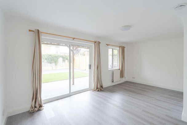 Beaufort Close, Bicester, Oxfordshire, OX26 - Photo 1