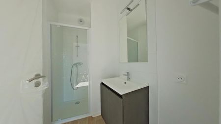 Location Appartement 4 pièces 81m² POITIERS 86000 - Photo 4