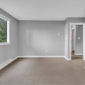 Spacious 2 bed, 1 bath - condo Lougheed - Photo 2