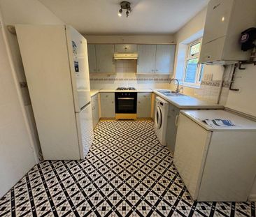 3 bedroom end of terrace house to rent - Photo 5