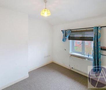 2 bedroom end of terrace house to rent - Photo 4