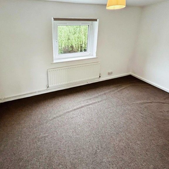 Christine Ledger Square, Royal Leamington Spa - Photo 1