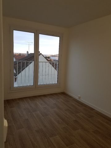 Location Appartement 3 pièces 64m² ST MAUR DES FOSSES 94100 - Photo 5