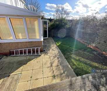 2 bedroom end of terrace house to rent - Photo 6