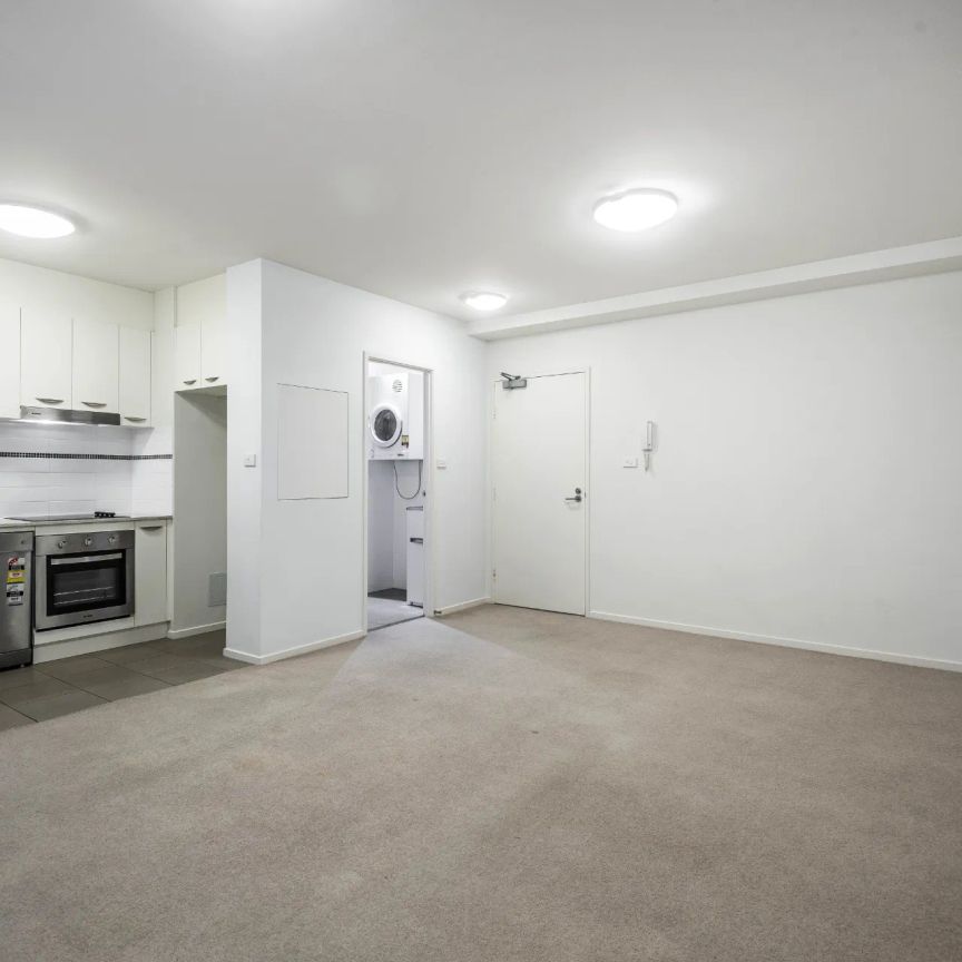 Stylish One-Bedroom Apartment in Prime Bruce Location - Photo 1