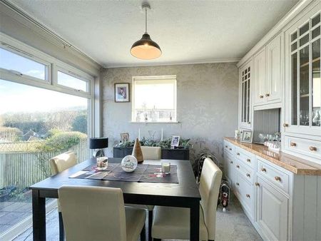 Burton Road, Eastbourne, BN21 - Photo 2