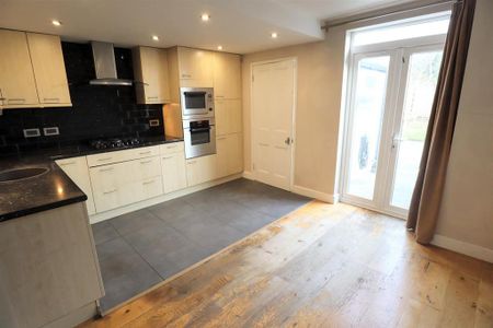 2 bedroom terraced house to rent - Photo 3