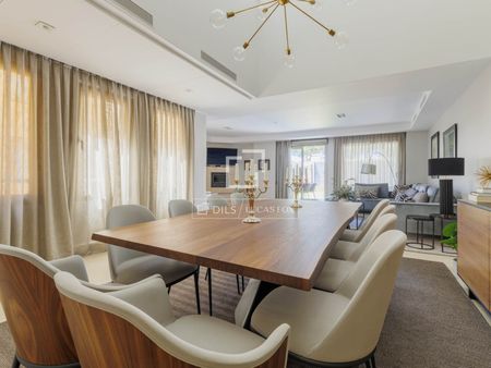 Stunning townhouse with garden and private pool for rent in Mistral 2, La Finca, Pozuelo - Photo 4