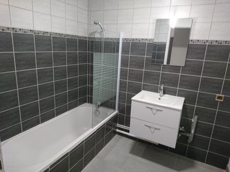 Location Appartement 4 pièces 72m² - Photo 3