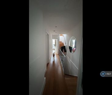 3 bedroom terraced house to rent - Photo 6