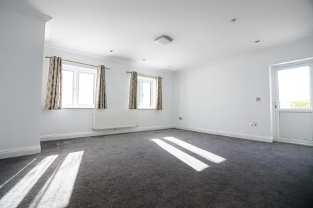 2 bedroom flat to rent - Photo 4