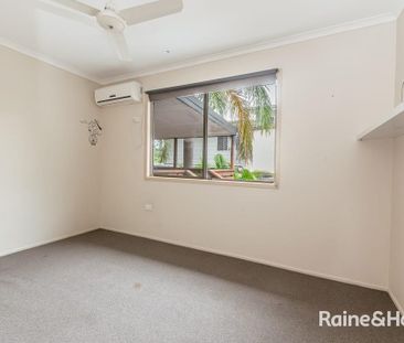 3 BEDROOM TWO-STOREY FAMILY HOME WITH RUMPUS ROOM! - Photo 4