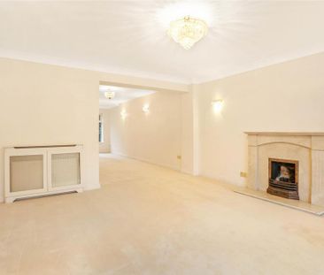 4 bedroom detached house to rent - Photo 3