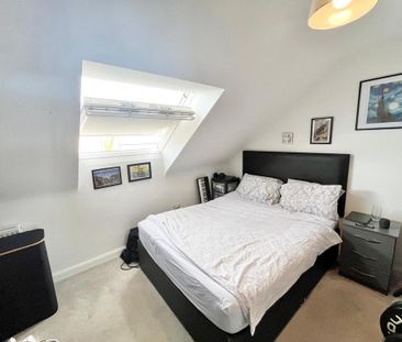 1 bedroom in a flat share to rent - Photo 3