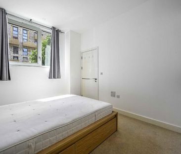 3 bedroom flat to rent - Photo 5