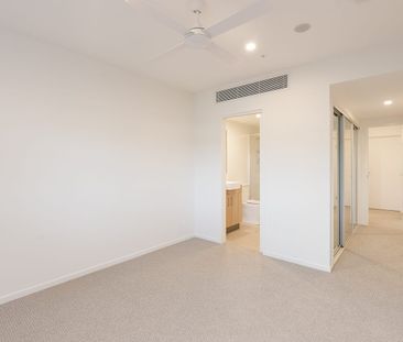 Brand-New Two-Bedroom Apartment with Leafy Outlook - Photo 5