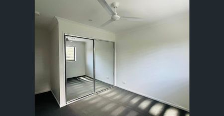 Modern Designed 4-Bedroom Townhouse in Calamvale - Photo 3