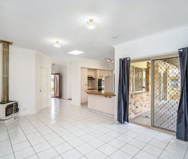 Charming Family Home in a Prime Neighborhood - Photo 2