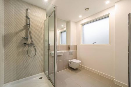 3 bedroom flat to rent - Photo 5