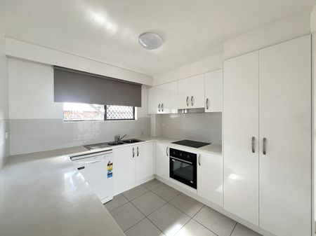 Ground Floor Unit on Chevron Island - Photo 3