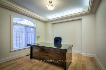 Detached Home For Lease | C8120126 - Photo 4