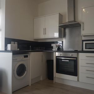 Flat 2 - Photo 2