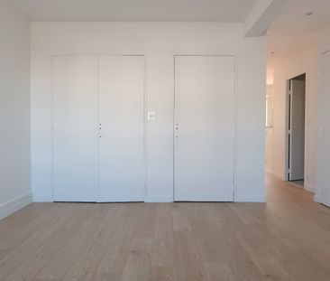 Location Appartement 2 pièces 43m² ST GENEST LERPT 42530 - Photo 4