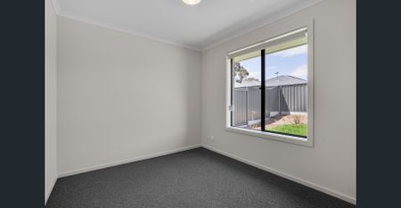 Stunning 4 Bedroom Family Home - Photo 4