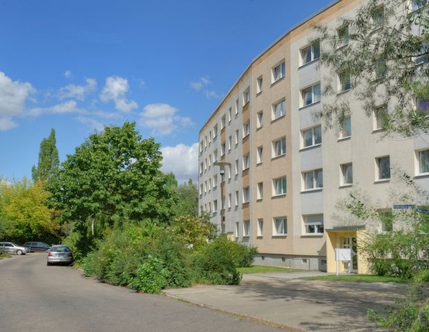 frisch gestrichen - 3R mit Wanne und Balkon - Foto 1